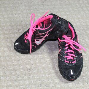 Nike Max Air Torch 4 Size 6.5 Black and Pink Athletic Sneakers